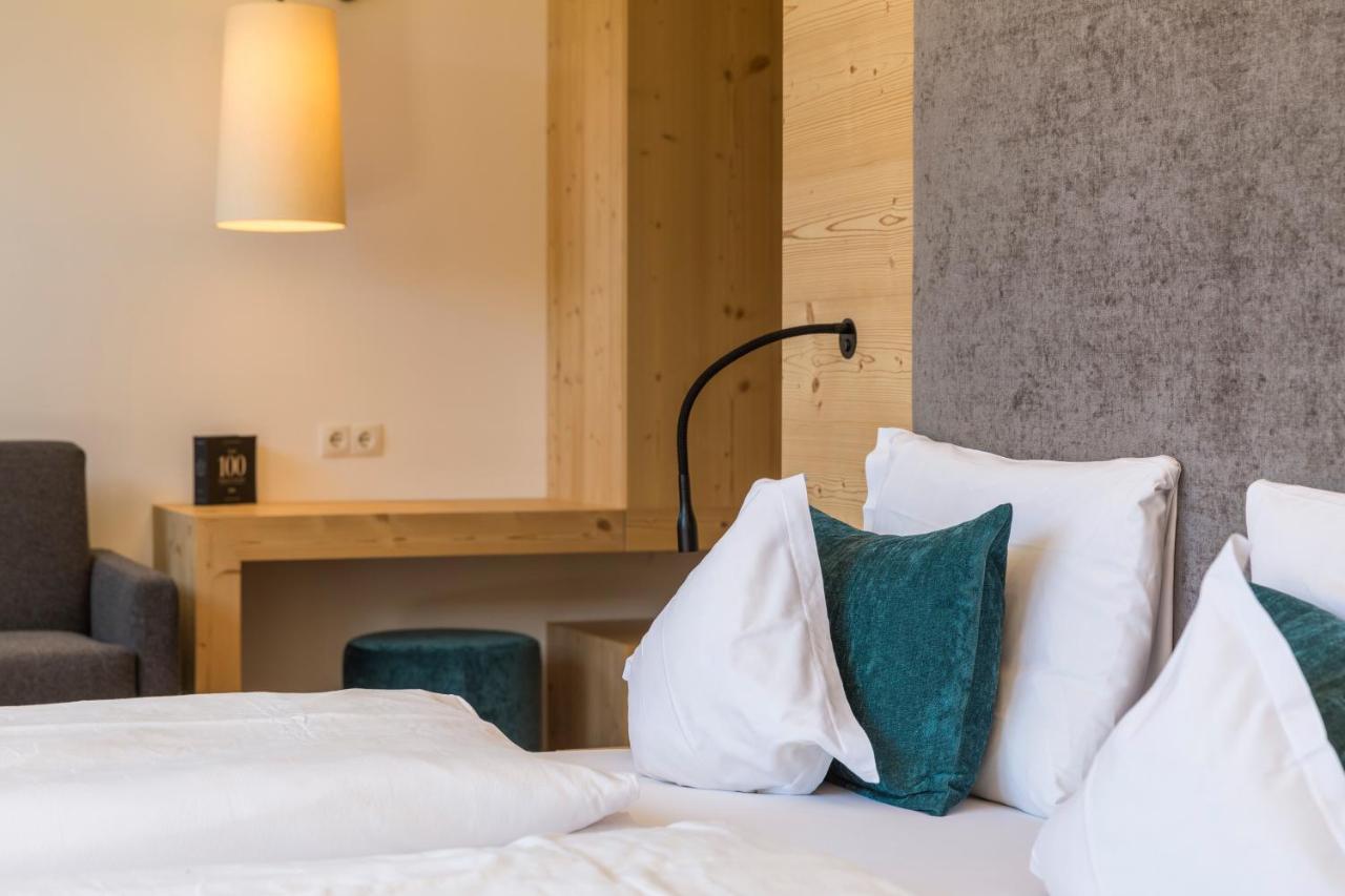 Hotel Strobl Sexten Bagian luar foto