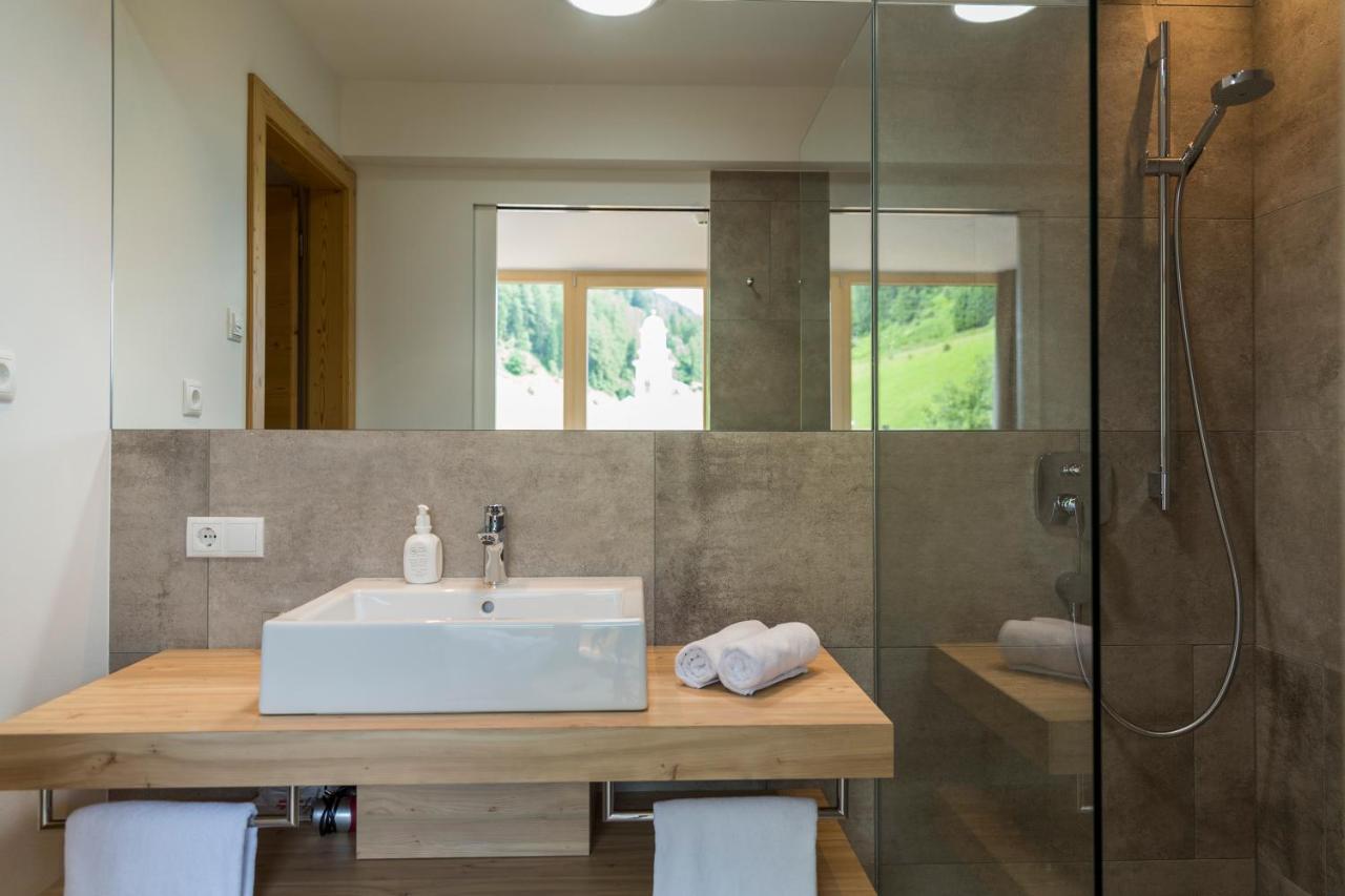 Hotel Strobl Sexten Bagian luar foto