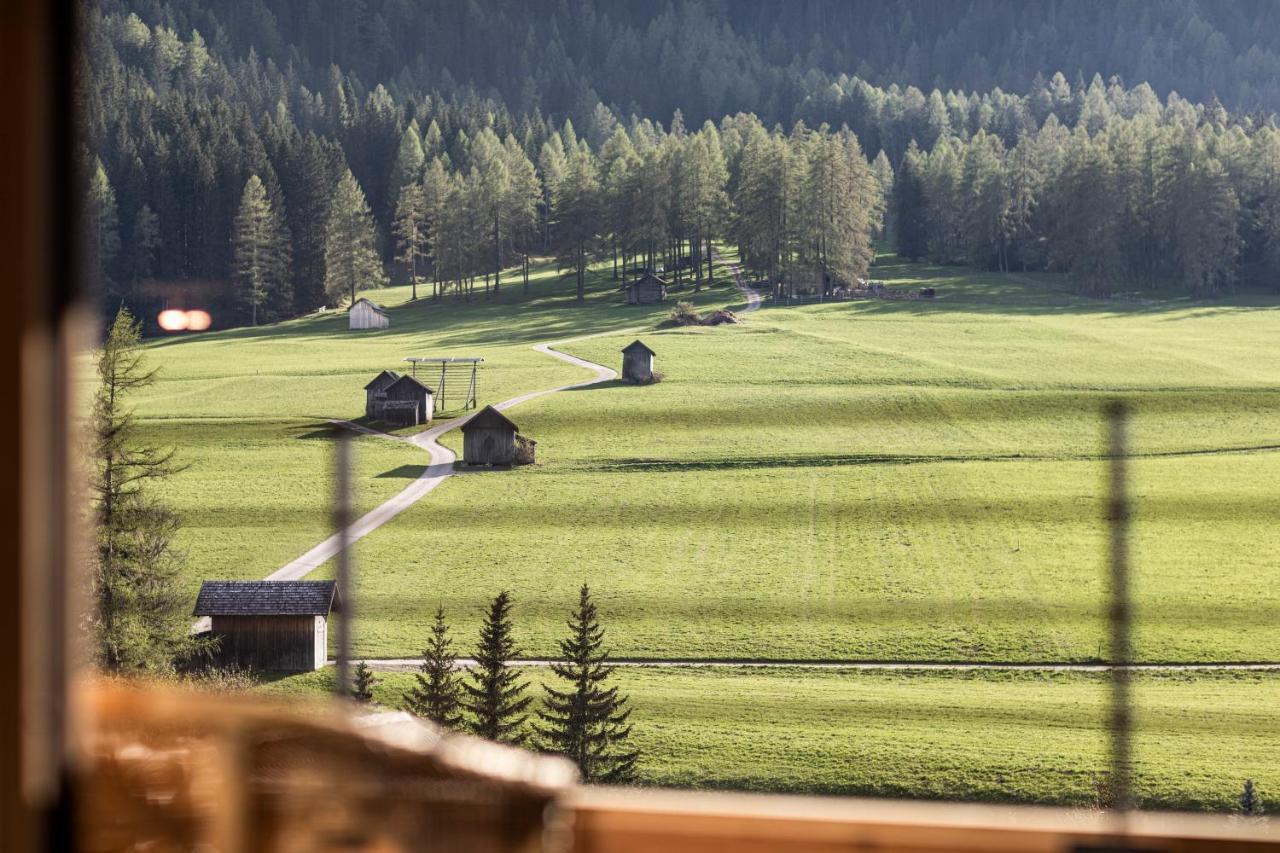 Hotel Strobl Sexten Bagian luar foto